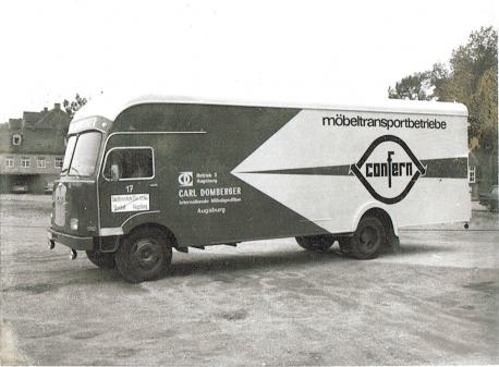 Historischer Umzugstransporter der Firma Domberger