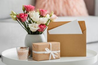 Geschenke zum Einzug - Die besten traditionellen und ausgefallenen Geschenkideen