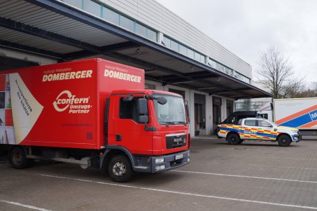 Domberger Laborumzug – Fachgerechte Abholung und Lieferung an medizinischen Einrichtungen