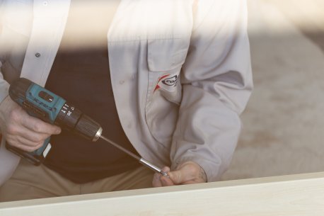 Fachgerechte Möbelmontage beim Premiumumzug durch Domberger