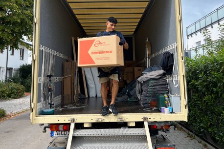 Domberger Privatumzug – Sorgsamer Transport von Kartons und Möbeln